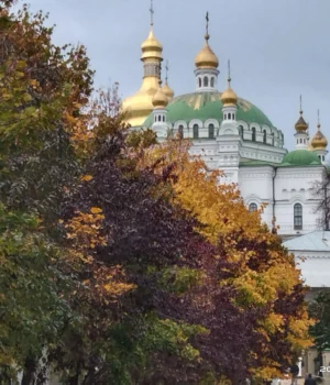 lavra.webp Яке релігійне свято відзначається 17 жовтня 2026: традиції та молитва