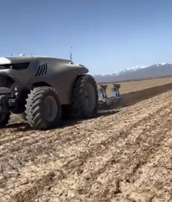 У Китаї автономні трактори обробляють поля, а дороги будують безпілотні машини У-Китаї-автономні-трактори-обробляють-поля,-а-дороги-будують-безпілотні-машини