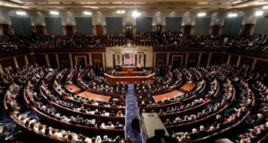 У США пропонують законопроєкт для блокування угоди Трампа з Путіним щодо російського дизеля У-Конгресі-США-внесли-законопроєкт-про-блокування-угоди-Трампа-з-путіним-щодо-російського-дизеля