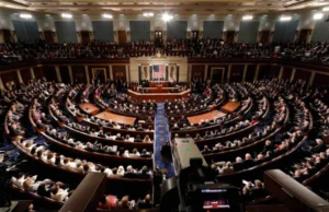 У США пропонують законопроєкт для блокування угоди Трампа з Путіним щодо російського дизеля У-Конгресі-США-внесли-законопроєкт-про-блокування-угоди-Трампа-з-путіним-щодо-російського-дизеля