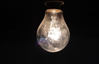 Вінниця опинилася в повному блекауті через російські удари Вінниця-опинилася-в-повному-блекауті-через-російські-удари