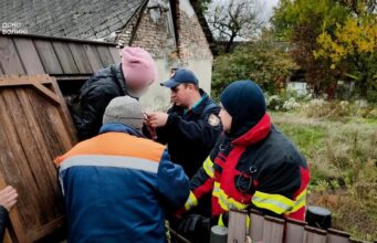 У Голобах жінка впала в 12-метровий колодязь У-Голобах-жінка-впала-в-12-метровий-колодязь