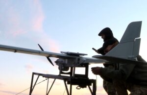 Військові ЗСУ використовують дрони-камікадзе для ударів по російських постачаннях «Дартси»-проти-російської-логістики.-Як-ЗСУ-блокують-дороги-в-окупації
