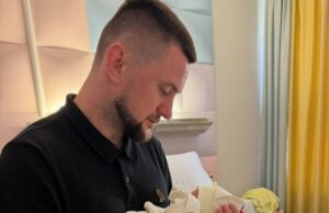 Репер-військовий Yarmak похрестив новонародженого сина: фото з таїнства і хто з зірок став кумом Репер-військовий-yarmak-похрестив-новонародженого-сина:-фото-з таїнства-і хто-з зірок-став-кумом