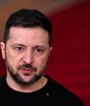 zelenskiy_gettyimages_2190036348_f716cbb48f5bd5d0b307e8426d4efd40_1300x820.jpg США відновили обмін розвідданими з Україною, – Зеленський