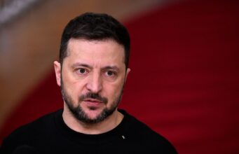 Пожежа на нафтопереробному заводі в Одеській області: причини та наслідки США відновили обмін розвідданими з Україною, – Зеленський