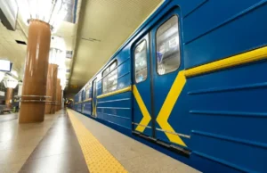 Ракетна атака на Київ: пошкодження метро та житлового будинку Ракетна-атака-на-Київ:-пошкоджено-станцію-метро,-ворог-поцілив-у-25-поверхівку