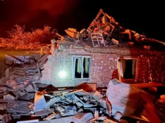 Удар по Дніпру: пошкоджено будинки, постраждала жінка Удар-по-Дніпру:-пошкоджено-будинки,-постраждала-84-річна-жінка,-під-завалами-можуть-бути-люди