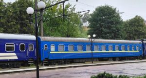 Поїзди “Укрзалізниці” масово затримуються: перелік маршрутів Поїзди-“Укрзалізниці”-масово-затримуються:-перелік-маршрутів