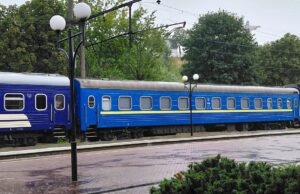 Поїзди “Укрзалізниці” масово затримуються: перелік маршрутів Поїзди-“Укрзалізниці”-масово-затримуються:-перелік-маршрутів