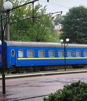 Поїзди-“Укрзалізниці”-масово-затримуються:-перелік-маршрутів