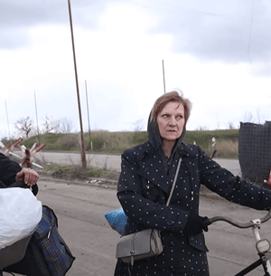 “Ромочки-більше-немає”:-батьки-поховали-єдиного-сина-під-яблунею-у-дворі-й-пройшли-25-км.