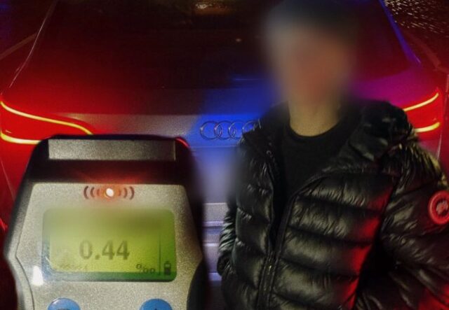 У Луцьку патрульні затримали 16-річного водія авто напідпитку У-Луцьку-патрульні-затримали-16-річного-водія-авто-напідпитку