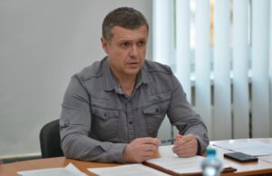 Чиновник Луцької міськради при звільненні задекларував позашляховик дружини Чиновник-Луцької-міськради-при-звільненні-задекларував-позашляховик-дружини