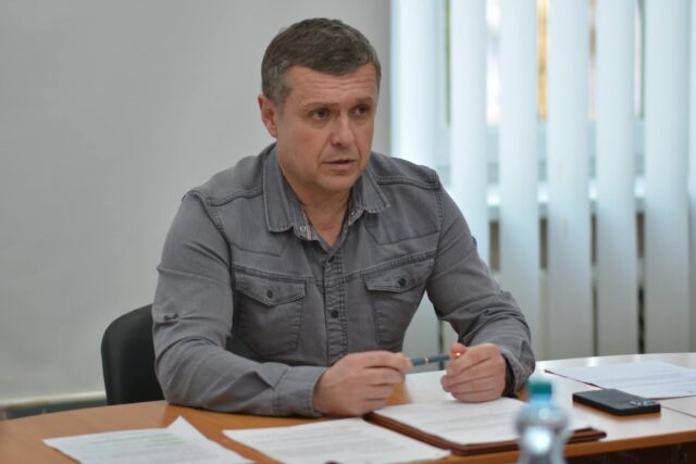 Чиновник Луцької міськради при звільненні задекларував позашляховик дружини Чиновник-Луцької-міськради-при-звільненні-задекларував-позашляховик-дружини
