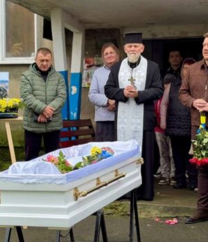 Нововолинська-громада-провела-в-останню-земну-дорогу-Героя-Миколу-Федонюка