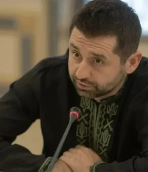 556bdb5af9c504500808e775e39ba3c5.webp ЦПК вимагає перевірити можливу причетність Арахамії до справи про конверти