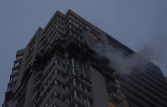 Вибухи в Києві: російська атака на житловий будинок у Святошинському районі У Києві РФ вдарила по 24-поверхівці, є загиблі