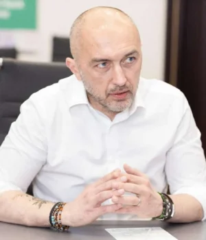 b6043365fc130b04c5c8404a23da4172.webp НАБУ проводить обшуки в кабінеті голови Нацбанку Андрія Пишного — нардеп