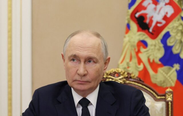 Володимир Путін наказав звільнити американця Стівена Габбарда за проханням Дональда Трампа Путін звільнив американця Габбарда, якого РФ викрала в Ізюмі та тримала у в’язниці