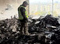Атака дрона на 24-поверхівку у Києві: двоє загиблих, постраждалі Поліція показала перші хвилини після удару “Шахеда” по висотці у Києві (відео)