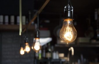 Графіки відключень 22 жовтня: кому вимикатимуть світло у четвер Графіки-відключень-22-жовтня:-кому-вимикатимуть-світло-у-четвер