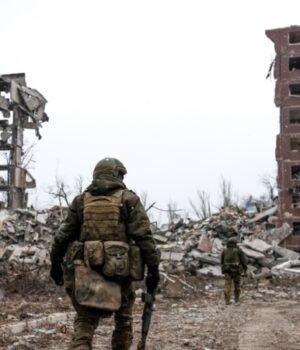 Репарації-від-жертви-агресії?-Навіщо-Росія-заговорила-про-трильйон-рублів