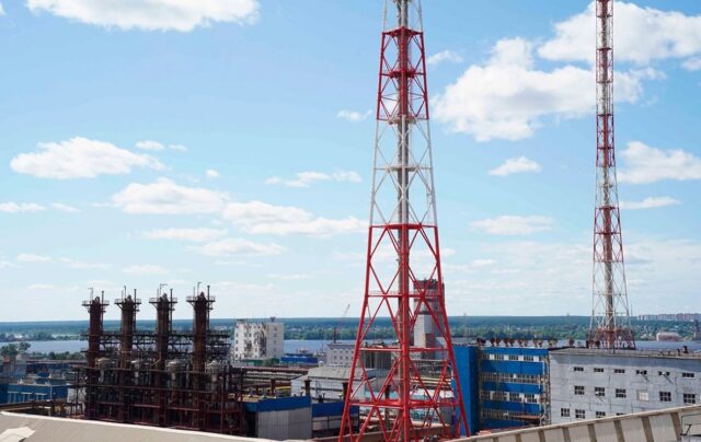 Атака безпілотників на хімічний комбінат “Азот” у Березниках: подробиці подій Дрони атакували хімкомбінат у Пермському краї РФ (фото, відео)