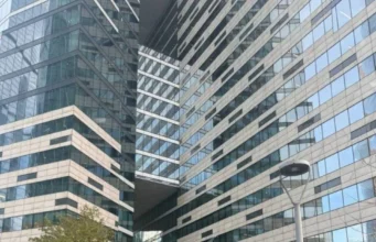Вежу в Москві-Сіті евакуювали через атаку безпілотників У-"Москва-Сіті"-через-атаку-безпілотників-евакуювали-вежу,-де-працюють-кілька-російських-міністерств