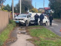 У Нововолинську ВАЗ зіткнувся зі службовим автомобілем поліції, травмувалася жінка У-Нововолинську-ВАЗ-зіткнувся-зі-службовим-автомобілем-поліції,-травмувалася-жінка