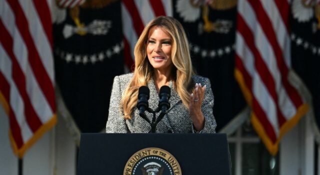 Меланія Трамп сприяє гуманітарному коридору в Олешках Дипломатія-першої-леді-США-проти-окупації:-як-Меланія-Трамп-домоглася-порятунку-цивільних-з-Олешок
