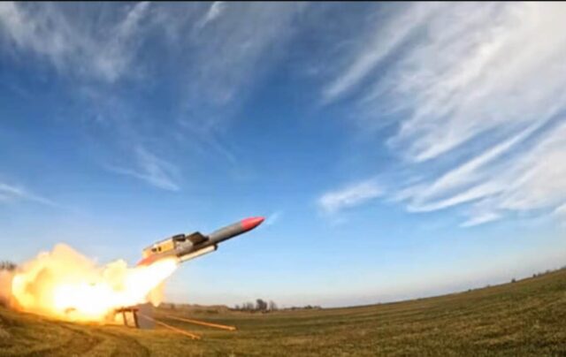 Україна посилює далекобійні удари по російських об’єктах Україна стала краще вражати цілі глибоко в РФ: Bloomberg розкрило деталі