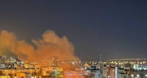 Атака на Росію 25 жовтня: у Бєлгороді палає ТРЦ, в Омську — хімзавод, а ППО вгатила по домівках Атака-на Росію-25 жовтня:-у Бєлгороді-палає-ТРЦ,-в Омську —-хімзавод,-а ППО-вгатила-по домівках