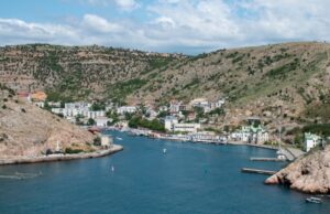 В Севастополі розпочали обговорення проєкту забудови Балаклавської бухти «Лестригони-людожери»-та-історичні-будівлі-в-окупації:-що-задумали-друзі-Путіна-в-Балаклаві
