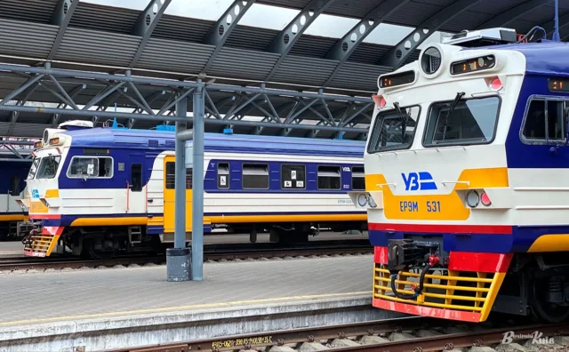Додаткові рейси міської електрички в Києві через ремонт метро та мостів У-Києві-запускають-додаткові-рейси-міської-електрички-через-ремонт-метро-та-мостів:-розклад