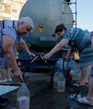 Росія-ще-підняла-тарифи-в-окупації-40-50%-людей-можуть-опинитися-за-межею-комунальної-бідності-–.