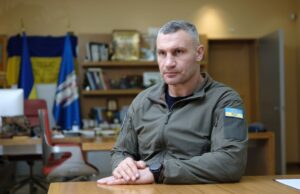 У Києві планують будівництво водних переправ через Дніпро за 1 млрд гривень У Києві збудують водні переправи через Дніпро на 1 млрд гривень, – Кличко