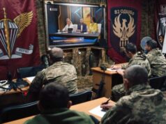 В Україні відзначили 27-й Радіодиктант національної єдності під час повітряної тривоги Радіодиктант-під-обстрілами.-Українська-мова-проти-тези-Путіна-про-«один-народ»