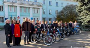 Нововолинська громада отримала новий соціальний транспорт Соціальні-працівники-отримали-велосипеди-від-благодійників