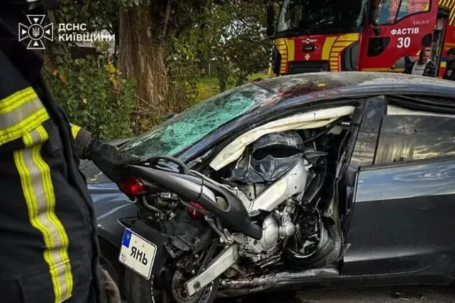 Смертельна ДТП у Фастові: загинуло двоє людей, серед постраждалих — діти Смертельна ДТП у Фастові: загинуло двоє людей, серед постраждалих — діти