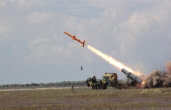 “Довгий Нептун” ВМС знищив два винищувачі-бомбардувальники в Росії “Довгий-Нептун”-ВМС-знищив-два винищувачі-бомбардувальники-в-Росії