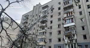 Росія вдарила по Кременчуку: зросла кількість поранених, деякі — у важкому стані Росія-вдарила-по Кременчуку:-зросла-кількість-поранених,-деякі —-у важкому-стані