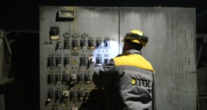 Атака на Дніпро: 14 загиблих та без електрики понад 350 тисяч абонентів Росія знову атакувала Дніпро, понад 350 тисяч абонентів залишилися без світла