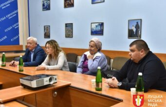 У Луцьку мешканці зруйнованого внаслідок російського удару будинку досі не отримали виплати за зруйноване житло У-Луцьку-мешканці-зруйнованого-внаслідок-російського-удару-будинку-досі-не-отримали-виплати-за-зруйноване-житло