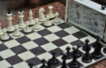 Розенштейн: “Ганьба, керівники ФІДЕ Турлов і Подоляк не вміють грати в шахи” Розенштейн:-“Ганьба,-керівники-ФІДЕ-Турлов-і-Подоляк-не-вміють-грати-в-шахи”
