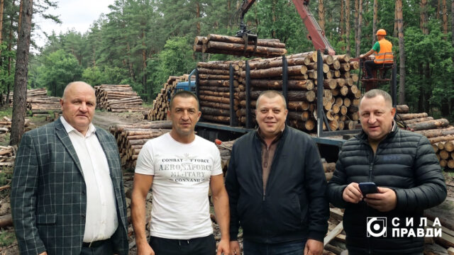 Хто і скільки заробляє на заготівлі лісу на Волині та Рівненщині Хто-і-скільки-заробляє-на-заготівлі-лісу-на-Волині-та-Рівненщині