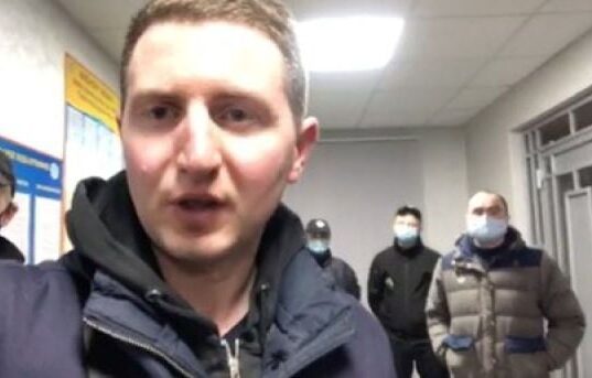 Скандального блогера Остапа Стахіва доставили до ТЦК: що відомо Скандального-блогера-Остапа-Стахіва-доставили-до-ТЦК:-що-відомо