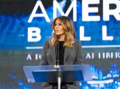 Меланія Трамп прокоментувала успішну евакуацію людей з Олешок Меланія-Трамп-прокоментувала-успішну-евакуацію-людей-з-Олешок